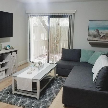 Апартаменты Cozy 3 Bed 2.5 Bath Located Near Busch Gardens Тампа Экстерьер фото