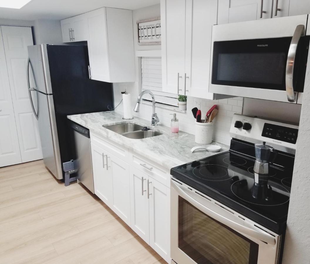 Апартаменты Cozy 3 Bed 2.5 Bath Located Near Busch Gardens Тампа Экстерьер фото